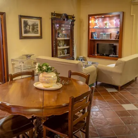 Massimo Teather Apartment